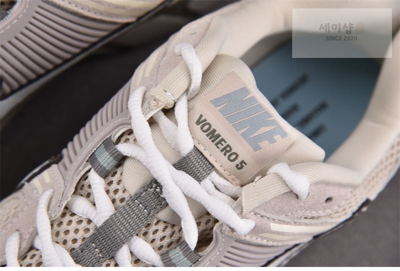 Nike 나이키 줌 보메로 5 SE 라이트 오어우드 브라운 FZ3653-104 신발 4번 이미지