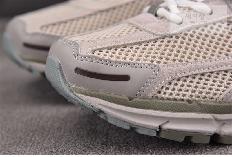 Nike 나이키 줌 보메로 5 SE 라이트 오어우드 브라운 FZ3653-104 신발 5번 이미지