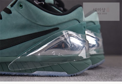 Nike 나이키 줌 코비 4 프로트로 걸 데드 FQ3545-300 신발 3번 이미지
