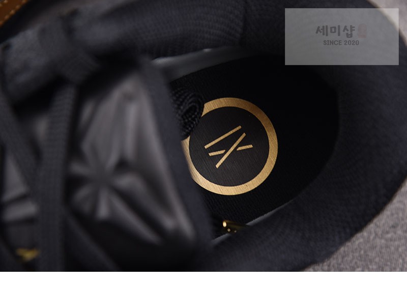 Nike 나이키 코비 11 엘리트 프로트로 페이드 투 블랙 IM4260-001 신발 11번 이미지