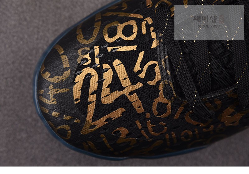 Nike 나이키 코비 11 프로트로 블랙 앤 메탈릭 골드 IU4902-900 신발 9번 이미지