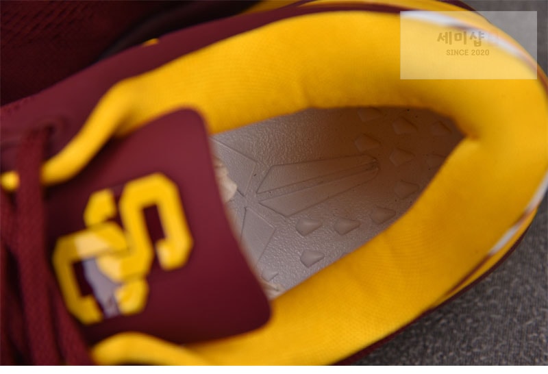 Nike 나이키 코비 8 프로트로 USC 트로잔스 PE USC 신발 11번 이미지