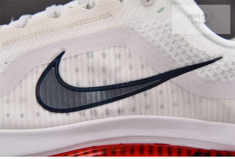 Nike 나이키 페가수스 프리미엄 서밋 화이트 브라이트 크림슨 HQ2592-101 신발 3번 이미지