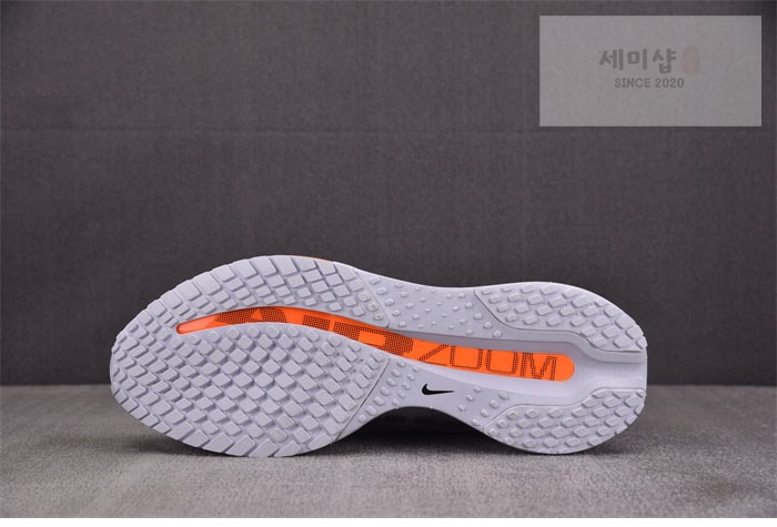 Nike 나이키 페가수스 프리미엄 에어스케이프 러닝슈즈 그레이 토탈 오렌지 신발 4번 이미지