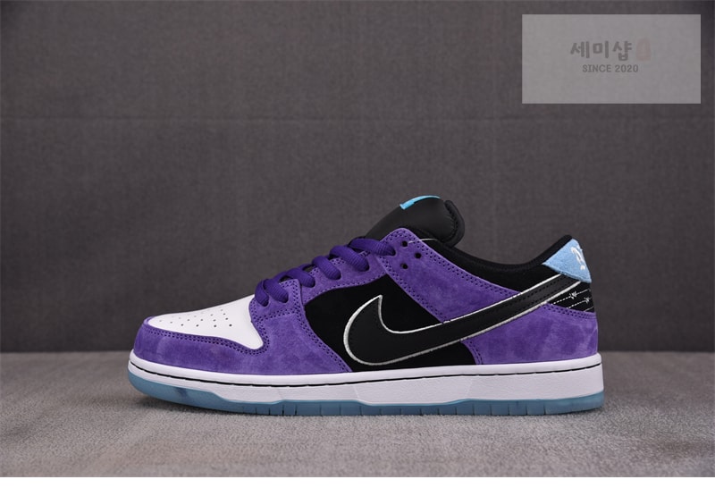 Nike 나이키 SB 덩크 로우 프로 x 헤일리 윌슨 블랙 앤 코트 퍼플 HJ0513-500 신발 2번 이미지