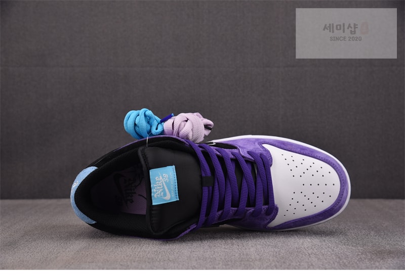 Nike 나이키 SB 덩크 로우 프로 x 헤일리 윌슨 블랙 앤 코트 퍼플 HJ0513-500 신발 4번 이미지