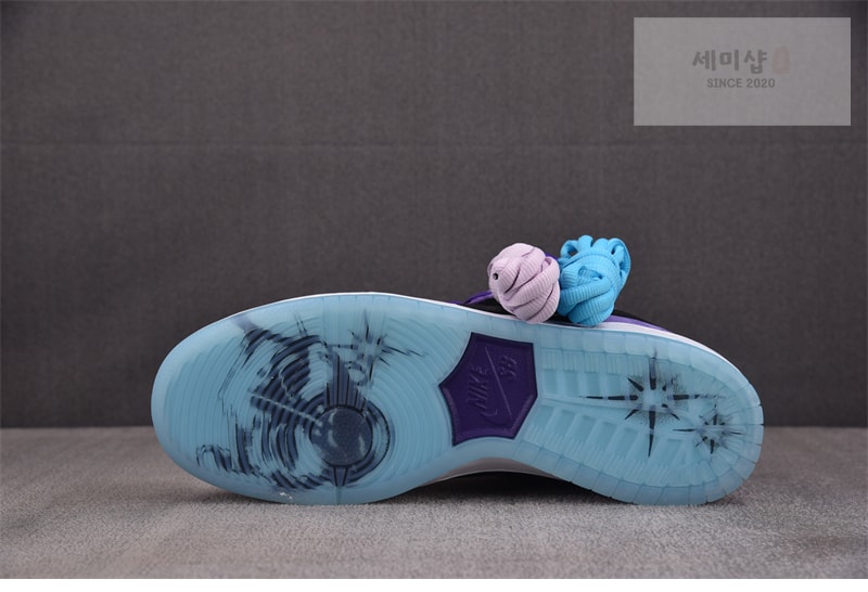 Nike 나이키 SB 덩크 로우 프로 x 헤일리 윌슨 블랙 앤 코트 퍼플 HJ0513-500 신발 5번 이미지