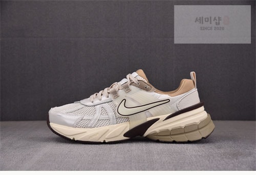 Nike 나이키 V2K 런 신발 FD0736-103 신발 2번 이미지