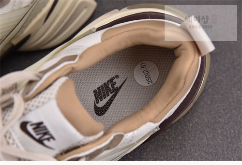 Nike 나이키 V2K 런 신발 FD0736-103 신발 9번 이미지