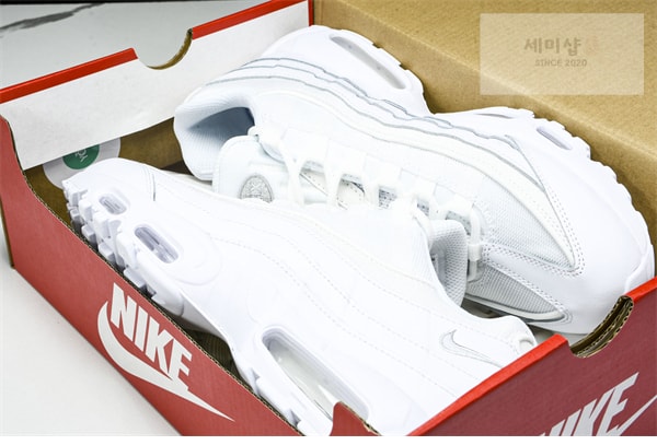 Nike 나이키 x 던햄 에어맥스 95 “트리플 화이트” 신발 21번 이미지