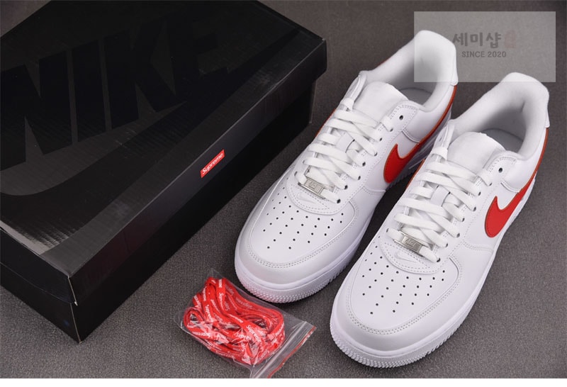 Nike 나이키 x 슈프림 에어포스1 로우 슈프림 상하이 화이트 스피드 레드 CU9225-101 신발 6번 이미지