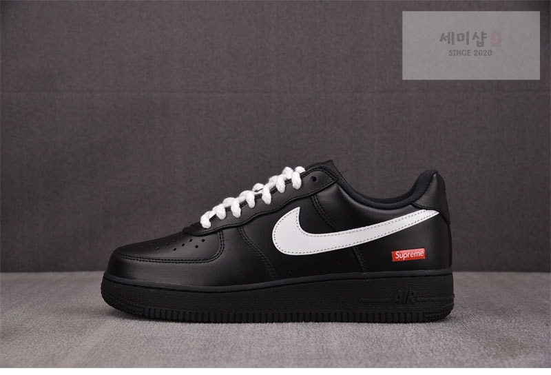 Nike 나이키 x 슈프림 에어포스 1 로우 SP 블랙/화이트 CU9225-001 신발 10번 이미지