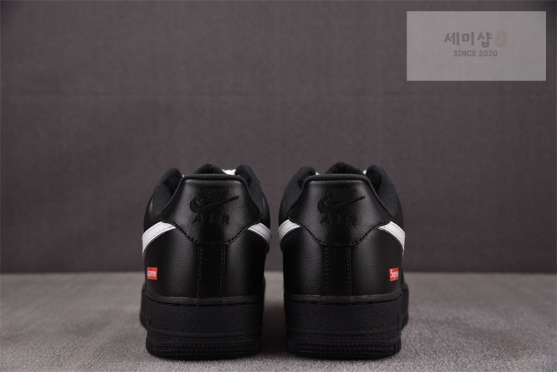 Nike 나이키 x 슈프림 에어포스 1 로우 SP 블랙/화이트 CU9225-001 신발 13번 이미지