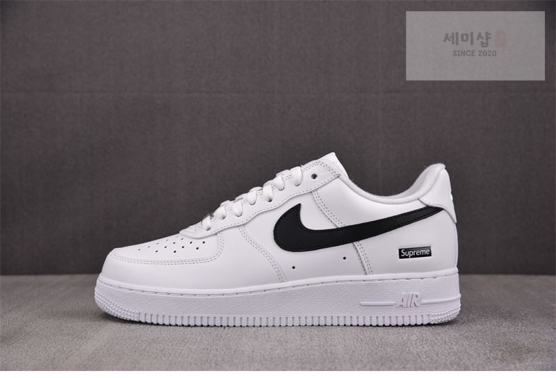 Nike 나이키 x 슈프림 에어포스 1 로우 SP 화이트/블랙 CU9225-102 신발 14번 이미지