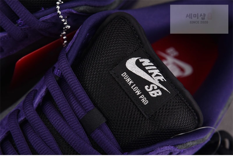 Nike 나이키 x 슈프림 SB 덩크 로우 잉크 HQ8487-500 신발 4번 이미지