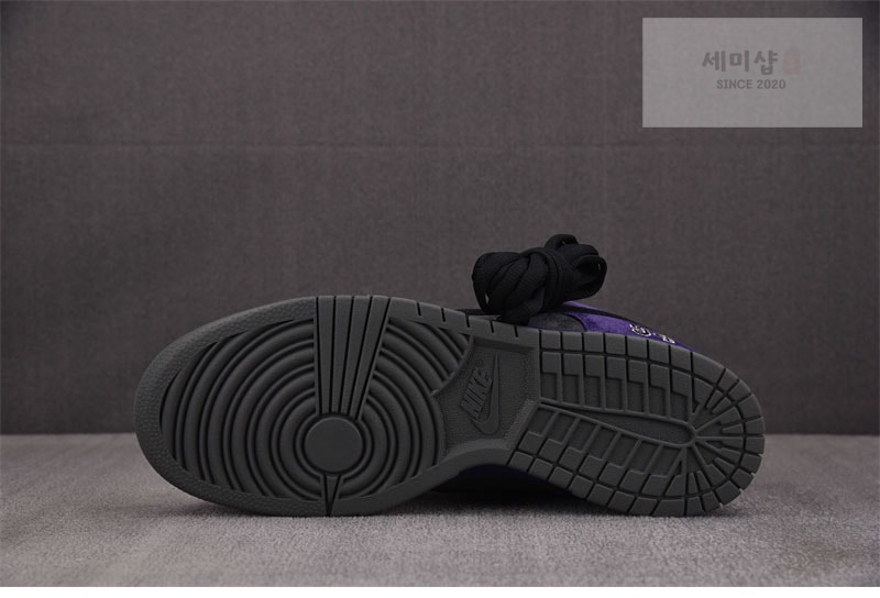 Nike 나이키 x 슈프림 SB 덩크 로우 잉크 HQ8487-500 신발 13번 이미지