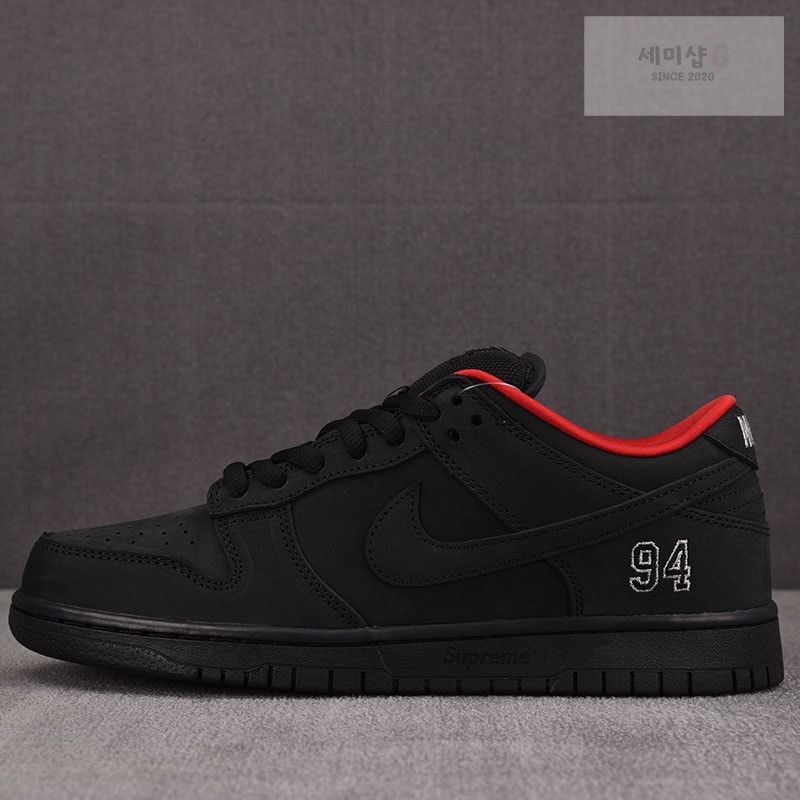 Nike 나이키 x 슈프림 SB 덩크 로우 94 블랙 HQ8487-001 신발 1번 이미지