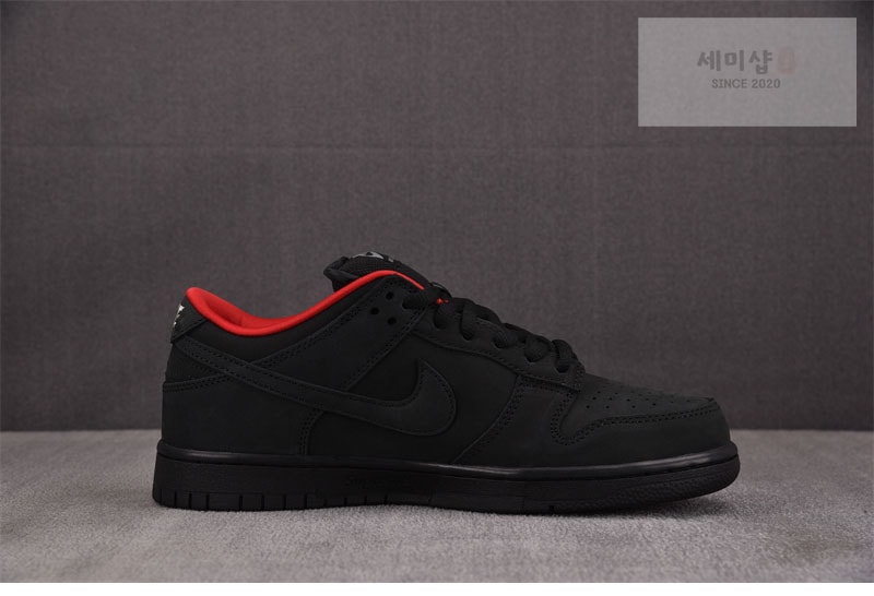 Nike 나이키 x 슈프림 SB 덩크 로우 94 블랙 HQ8487-001 신발 13번 이미지
