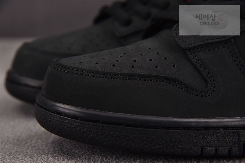 Nike 나이키 x 슈프림 SB 덩크 로우 94 블랙 HQ8487-001 신발 9번 이미지