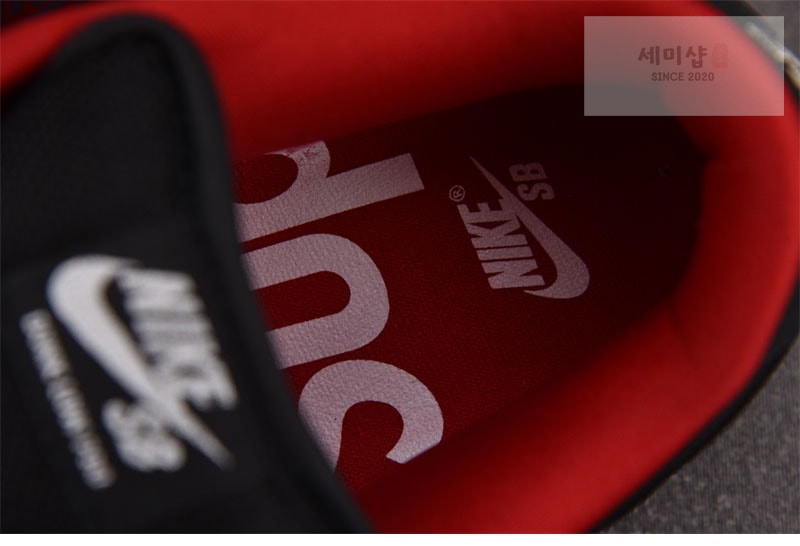 Nike 나이키 x 슈프림 SB 덩크 로우 94 블랙 HQ8487-001 신발 14번 이미지