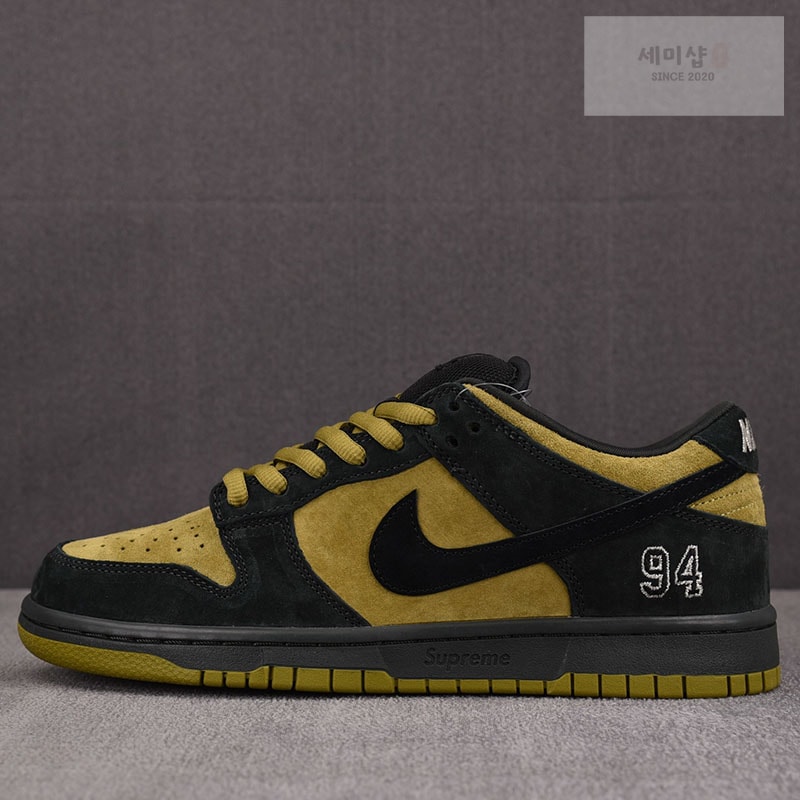 Nike 나이키 x 슈프림 SB 덩크 로우 94 캠퍼 그린 HQ8487-300 신발 1번 이미지