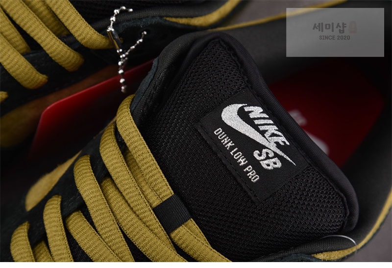 Nike 나이키 x 슈프림 SB 덩크 로우 94 캠퍼 그린 HQ8487-300 신발 3번 이미지