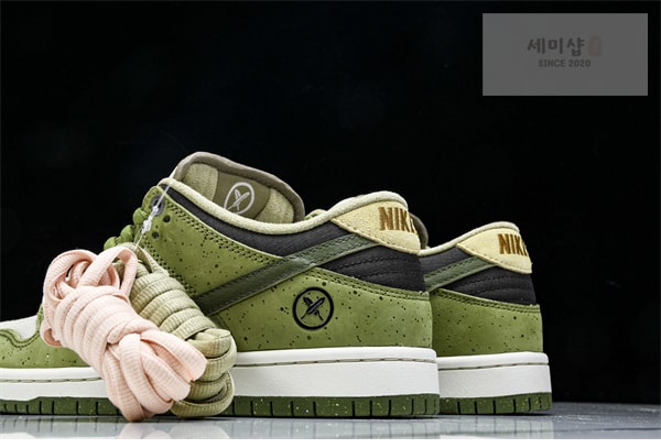 Nike 나이키 x 유토 호리고메 SB 덩크로우 “아스파라거스” 신발 7번 이미지