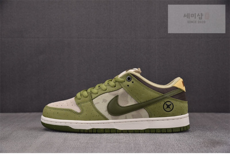 Nike 나이키 x 유토 호리 SB 덩크 로우 프로 QS 말차 HF8022-300 신발 2번 이미지