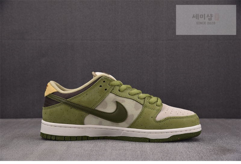 Nike 나이키 x 유토 호리 SB 덩크 로우 프로 QS 말차 HF8022-300 신발 14번 이미지