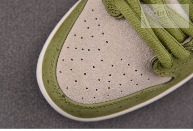 Nike 나이키 x 유토 호리 SB 덩크 로우 프로 QS 말차 HF8022-300 신발 8번 이미지