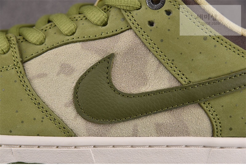 Nike 나이키 x 유토 호리 SB 덩크 로우 프로 QS 말차 HF8022-300 신발 11번 이미지