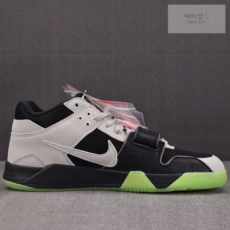 Nike 나이키 x 체이스 비 트래비스 스캇 x 조던 점프맨 잭 IH7971-001 신발 1번 이미지