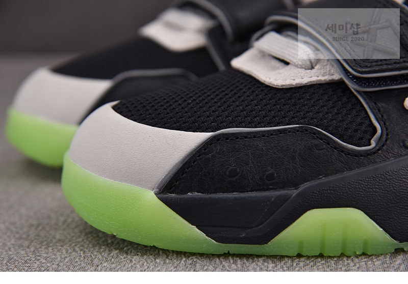 Nike 나이키 x 체이스 비 트래비스 스캇 x 조던 점프맨 잭 IH7971-001 신발 2번 이미지