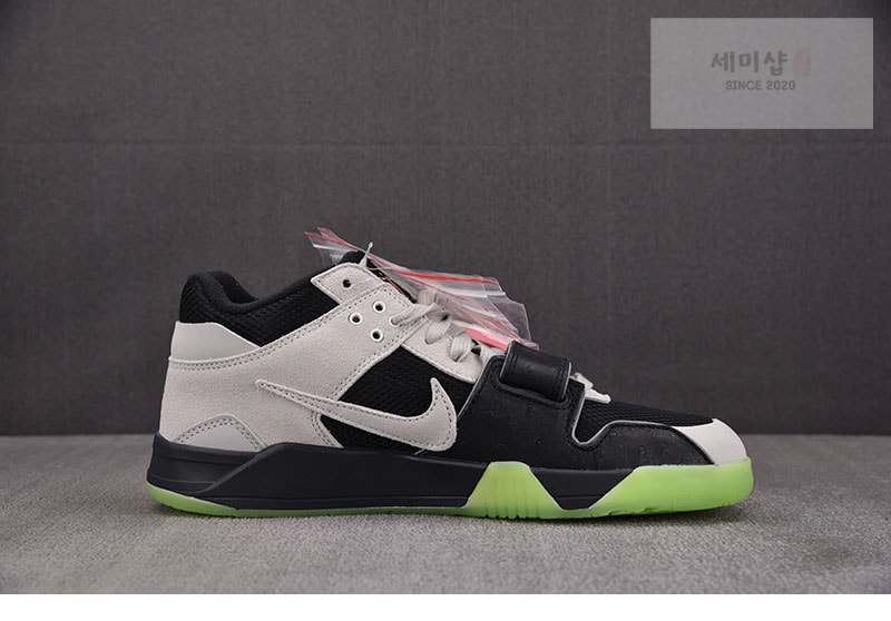 Nike 나이키 x 체이스 비 트래비스 스캇 x 조던 점프맨 잭 IH7971-001 신발 4번 이미지
