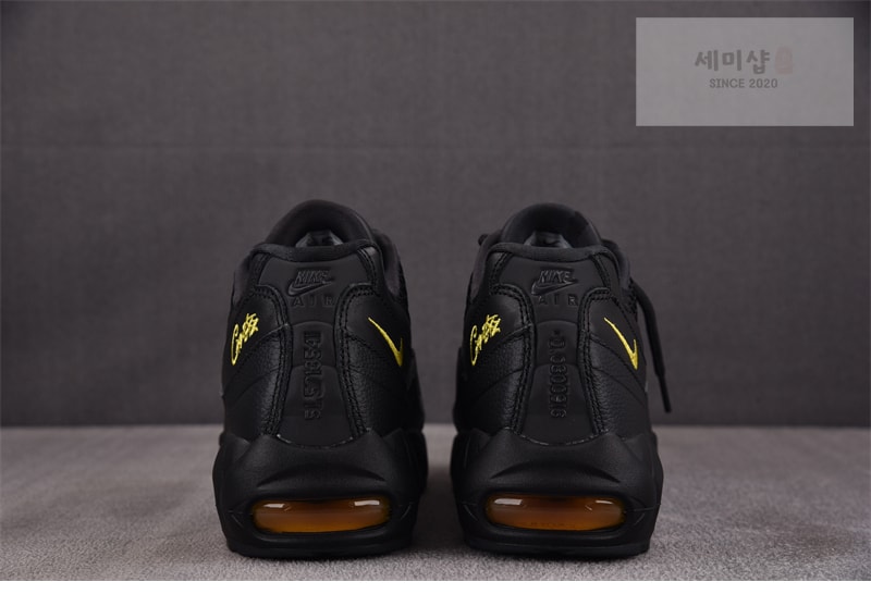 Nike 나이키 x 코르테이즈 에어맥스 95 블랙 앤 투어 옐로우 FB2709-003 신발 6번 이미지