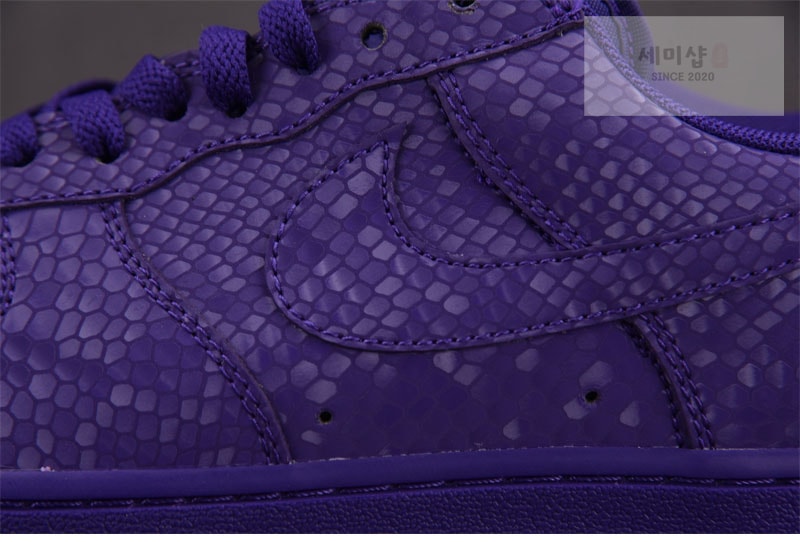 Nike 나이키 x 코비 브라이언트 에어포스 1 로우 코트 퍼플 IB0018-500 신발 9번 이미지