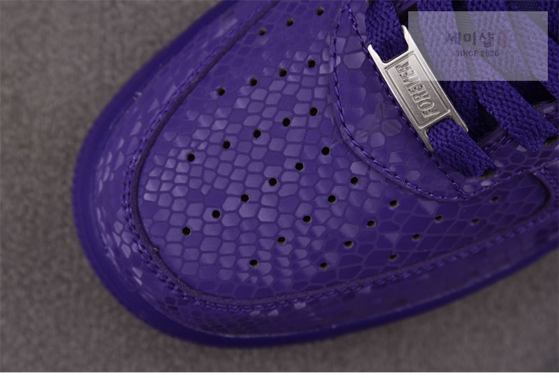 Nike 나이키 x 코비 브라이언트 에어포스 1 로우 코트 퍼플 IB0018-500 신발 13번 이미지