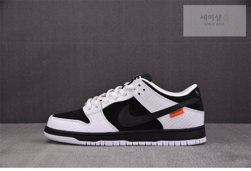 Nike 나이키 x 타이트부스 SB 덩크 로우 프로 블랙 화이트 FD2629-100 신발 2번 이미지