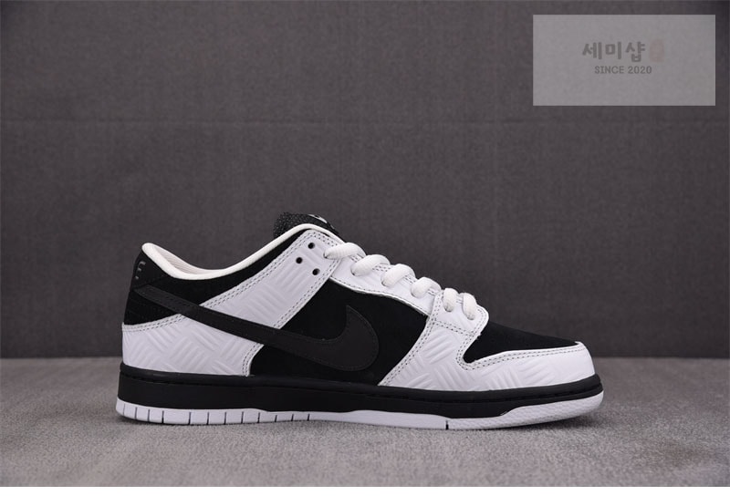 Nike 나이키 x 타이트부스 SB 덩크 로우 프로 블랙 화이트 FD2629-100 신발 3번 이미지
