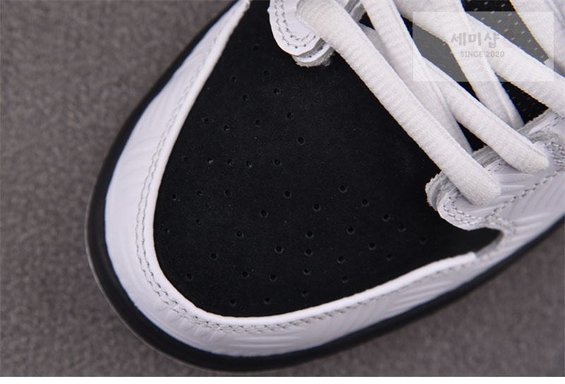 Nike 나이키 x 타이트부스 SB 덩크 로우 프로 블랙 화이트 FD2629-100 신발 16번 이미지