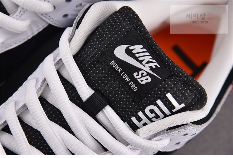 Nike 나이키 x 타이트부스 SB 덩크 로우 프로 블랙 화이트 FD2629-100 신발 8번 이미지