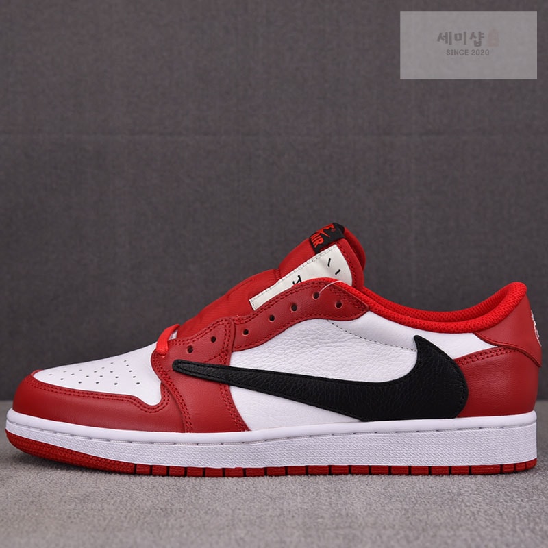 Nike 나이키 x 트래비스 스캇 에어조던1 로우 OG 시카고 DM7866-101 신발 1번 이미지
