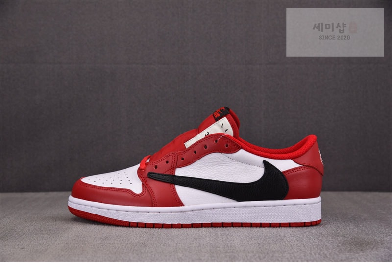 Nike 나이키 x 트래비스 스캇 에어조던1 로우 OG 시카고 DM7866-101 신발 2번 이미지