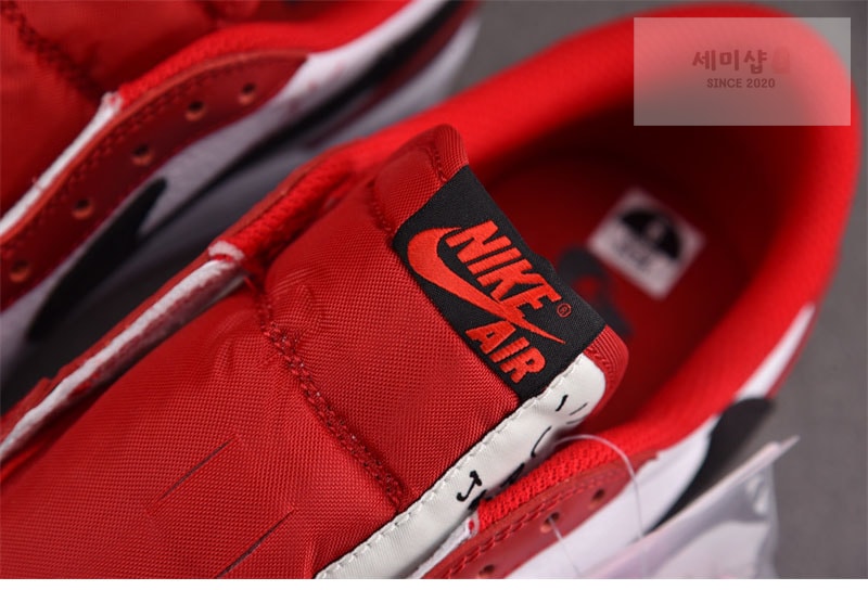 Nike 나이키 x 트래비스 스캇 에어조던1 로우 OG 시카고 DM7866-101 신발 7번 이미지