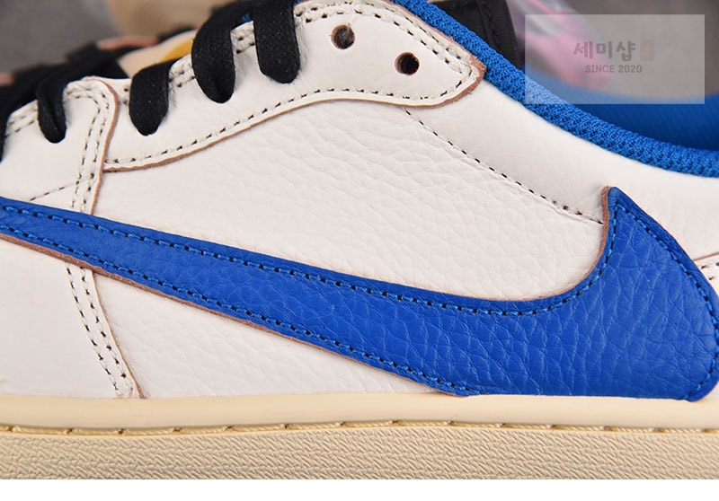Nike 나이키 x 트래비스 스캇 에어조던1 로우 OG SP 세일 밀리터리 블루 DM7866-104 신발 16번 이미지