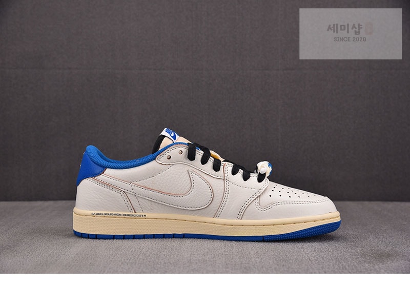 Nike 나이키 x 트래비스 스캇 에어조던1 로우 OG SP 세일 밀리터리 블루 DM7866-104 신발 5번 이미지