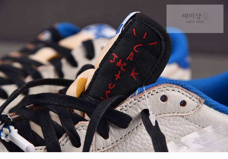 Nike 나이키 x 트래비스 스캇 에어조던1 로우 OG SP 세일 밀리터리 블루 DM7866-104 신발 7번 이미지