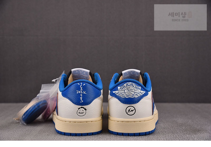 Nike 나이키 x 트래비스 스캇 에어조던1 로우 OG SP 세일 밀리터리 블루 DM7866-104 신발 14번 이미지