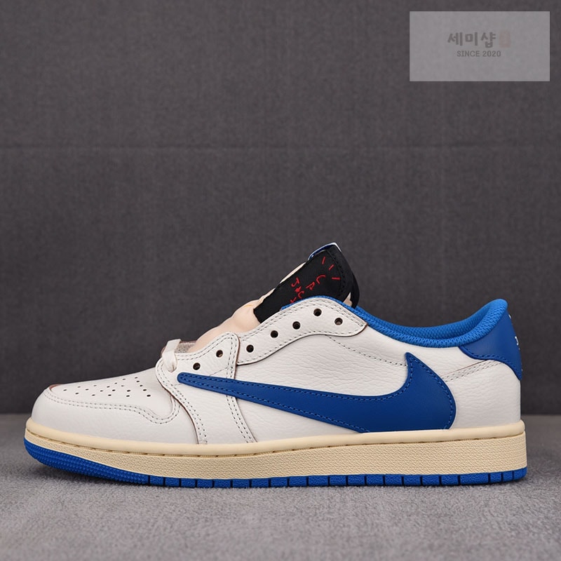 Nike 나이키 x 트래비스 스캇 에어조던1 로우 OG SP 세일 밀리터리 블루 DM7866-104 신발 16번 이미지