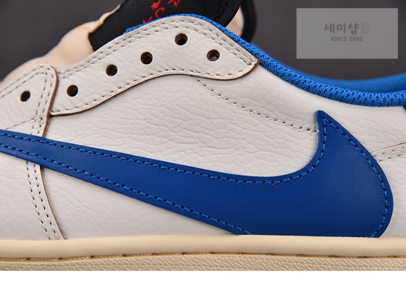 Nike 나이키 x 트래비스 스캇 에어조던1 로우 OG SP 세일 밀리터리 블루 DM7866-104 신발 10번 이미지